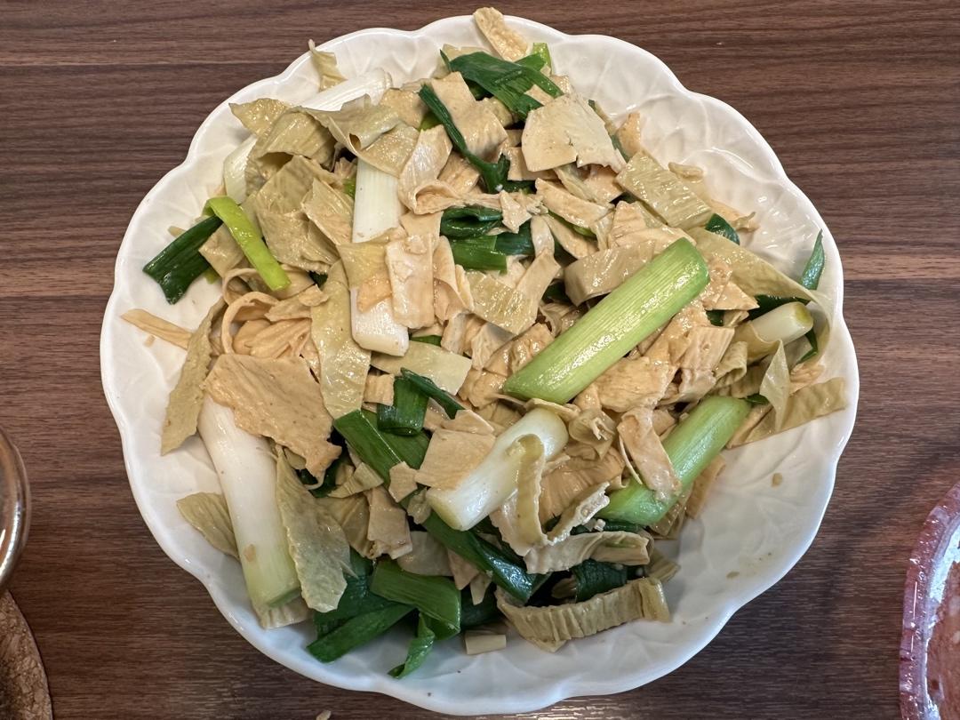 超级下饭的大蒜炒百叶——光嘴吃也香