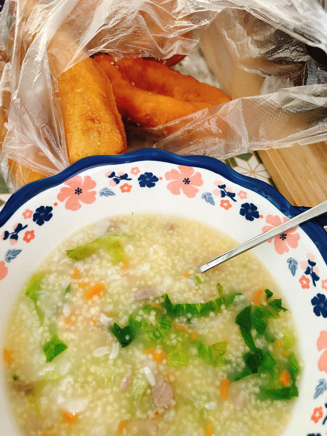 家里有孩子的多喝这个山药肉沫小米粥，真香