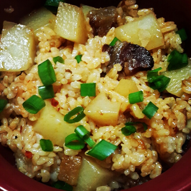 土豆焖饭（电饭锅版）