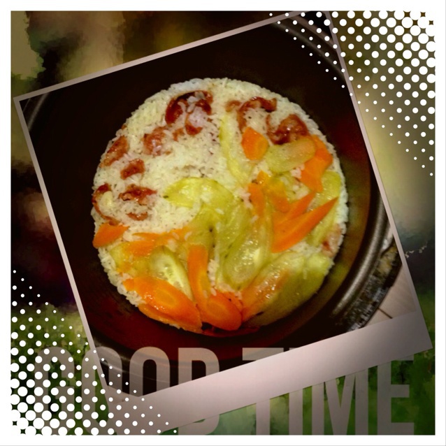 电饭锅酱油肉香肠焖饭