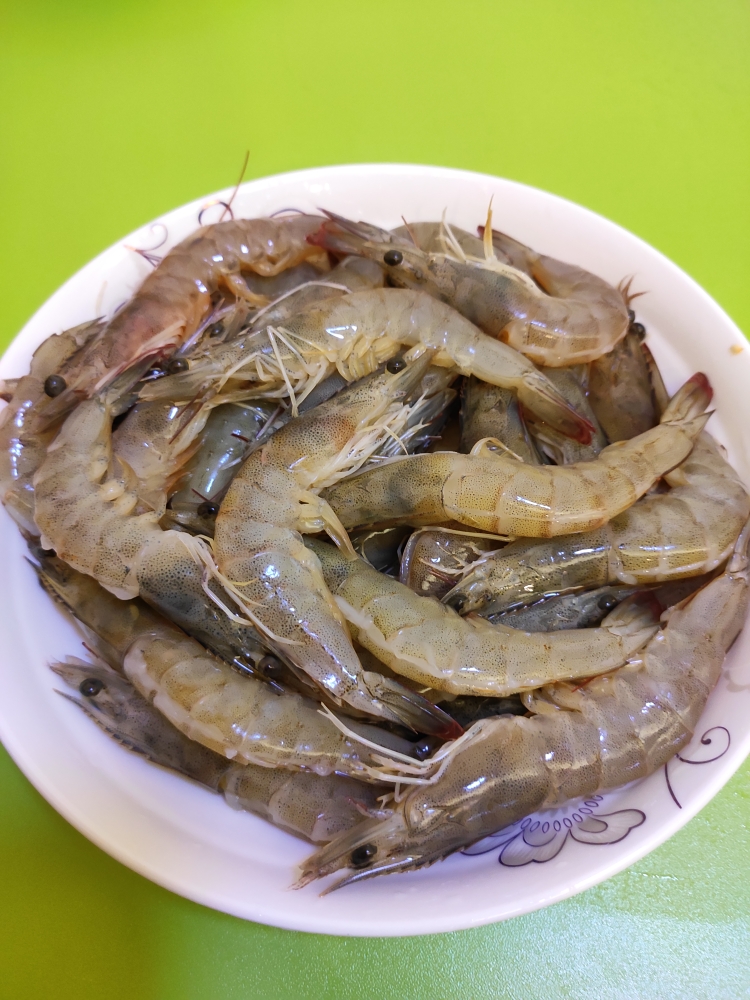 【红烧大虾】-让朋友直呼吃得不过瘾的大虾的做法 步骤2