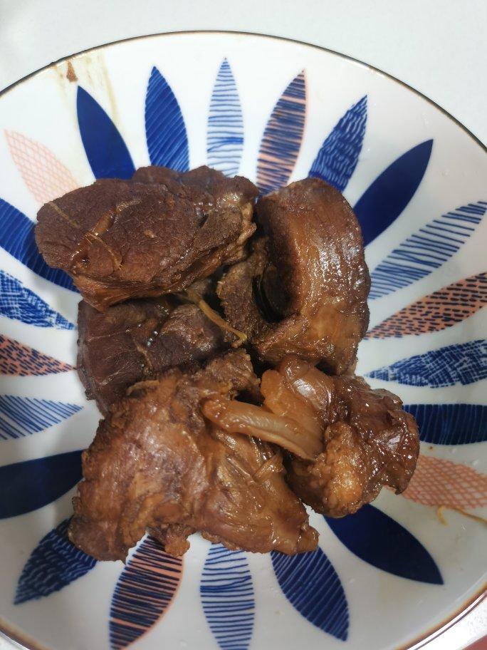 酱牛肉(好吃！！简单！！扔锅直接煮！！)