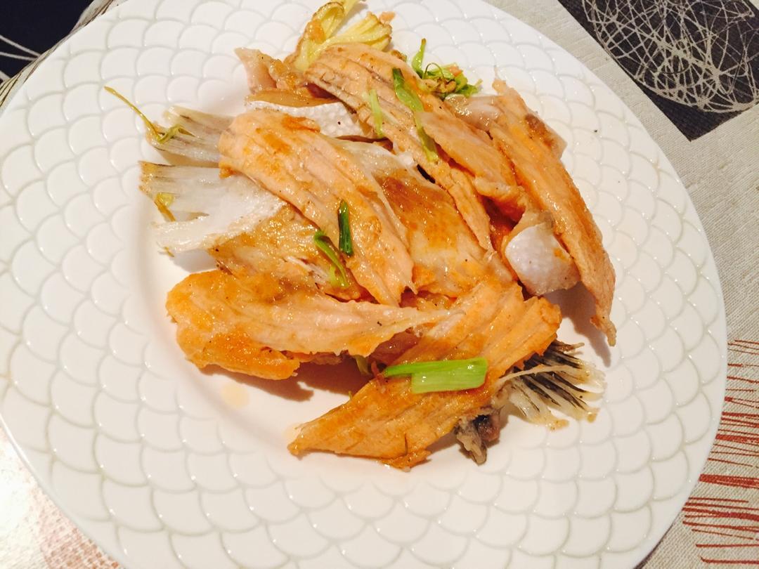 香煎三文鱼骨