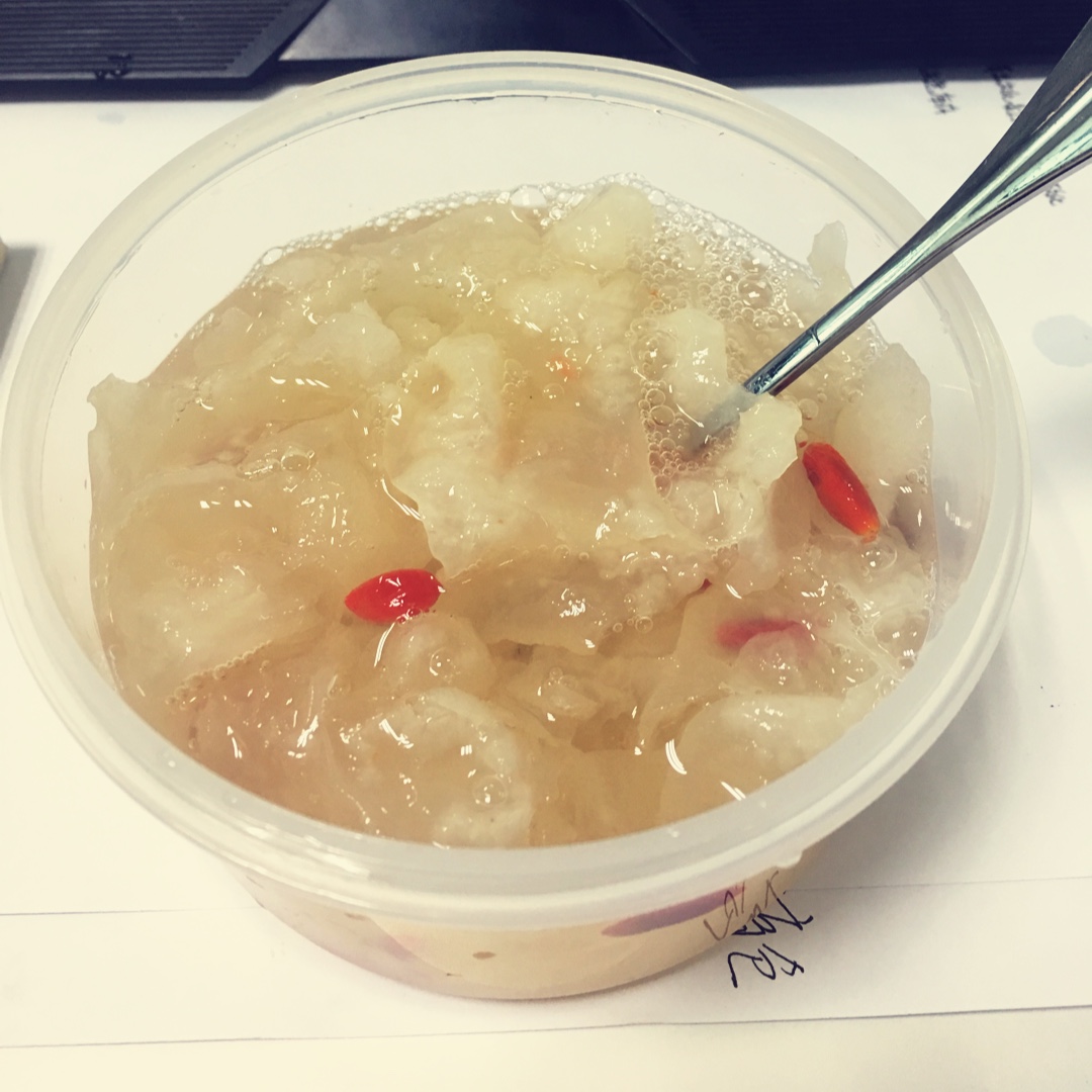 冰糖银耳雪梨汤