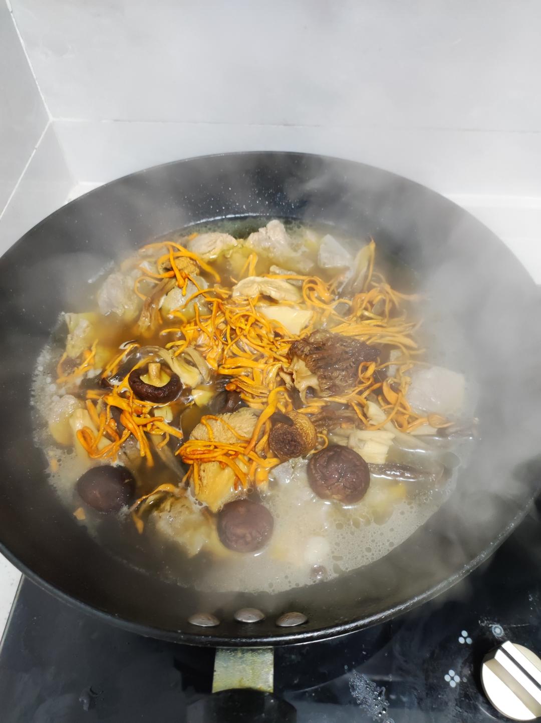 羊肚菌山药排骨汤