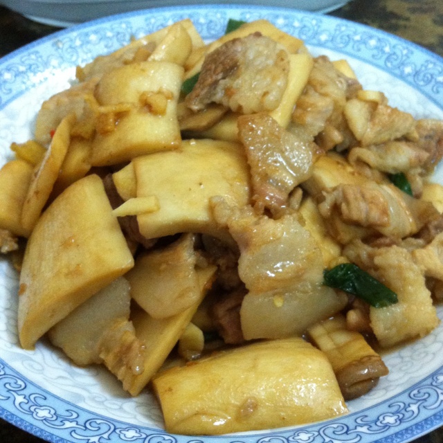 五花肉爆炒杏鲍菇