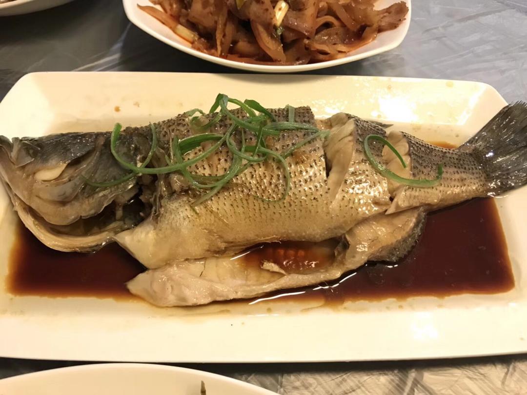 蒸鲈鱼