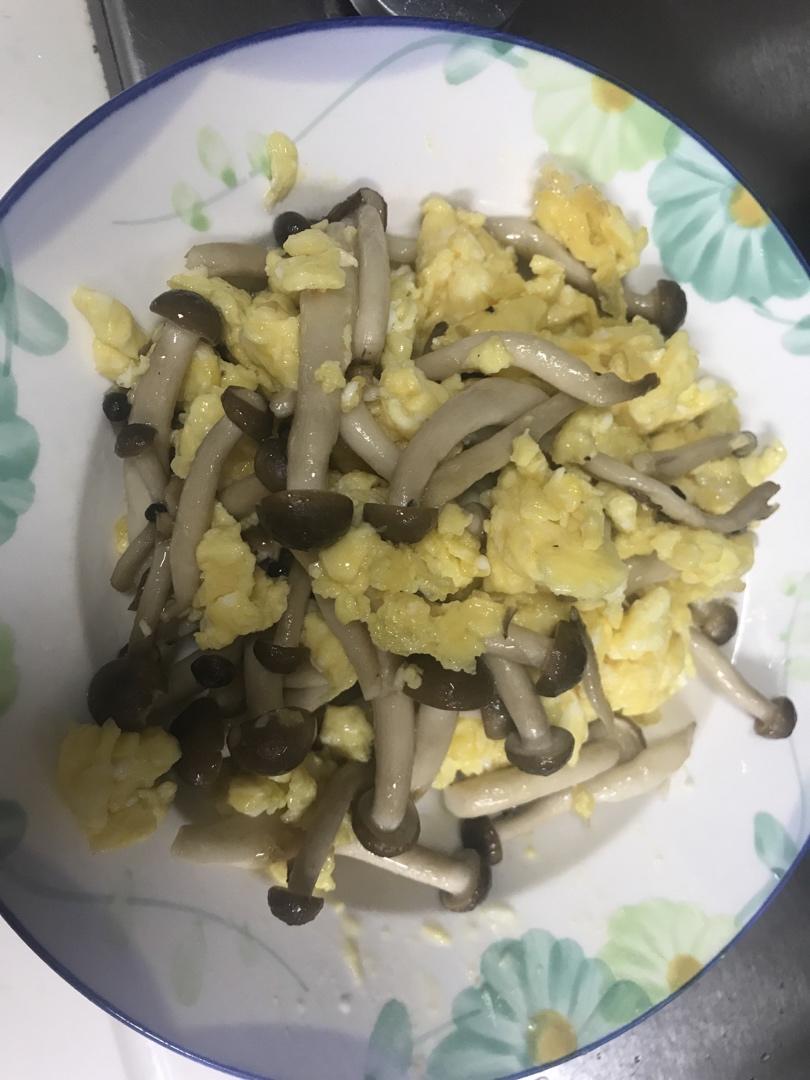 海鲜菇炒鸡蛋