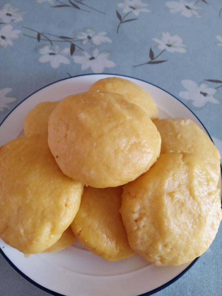 锅贴玉米面饼子