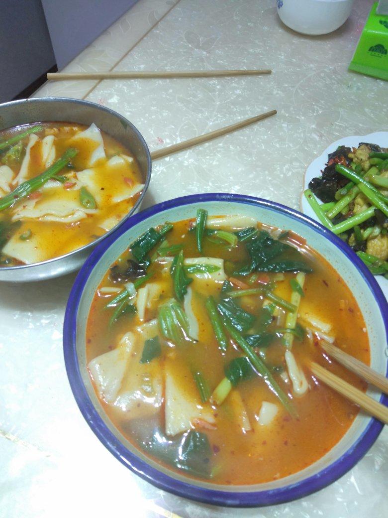 【西安小吃系列】3:简约版西红柿旗花面-静的食光