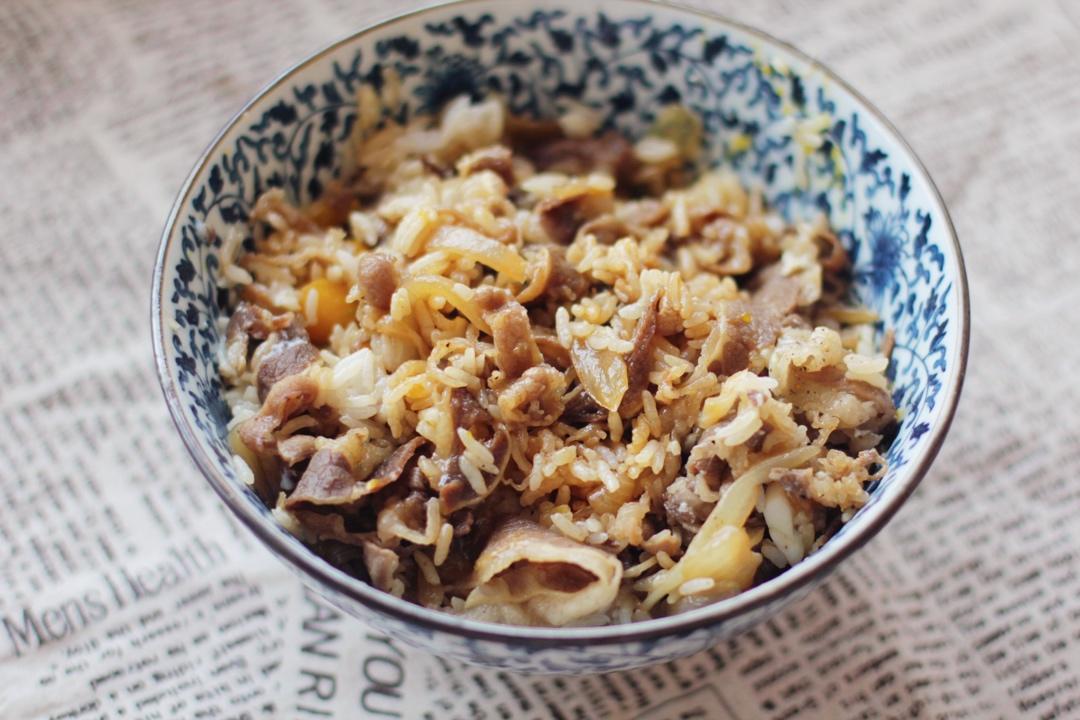 洋葱肥牛饭