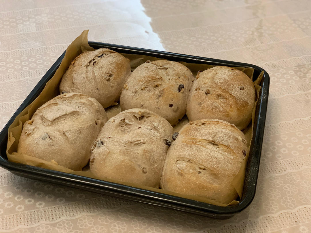 全麦蔓越莓核桃软欧包