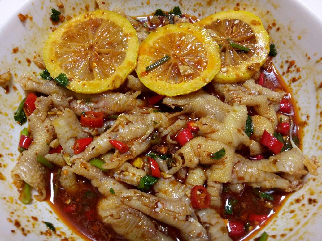 【酸辣无骨凤爪】