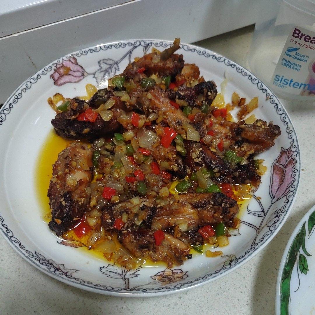 网红菜～好吃到嗦手指的蒜香鸡翅