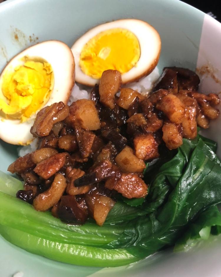 洋葱酥卤肉饭