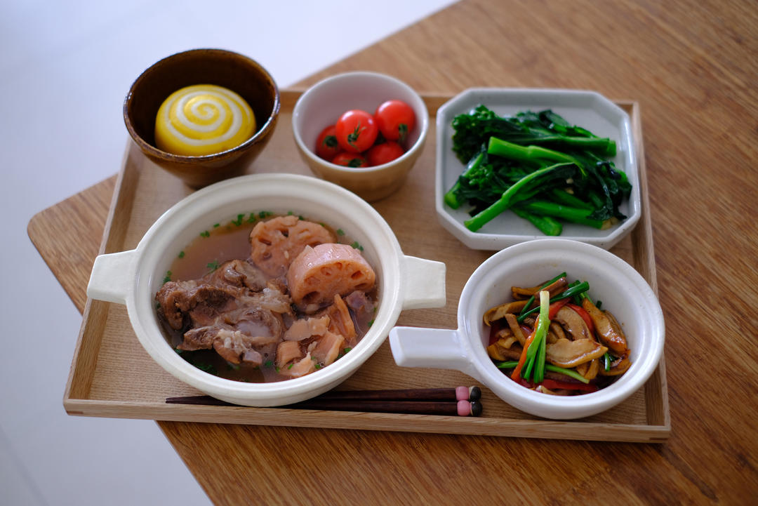 二年级小学生午餐