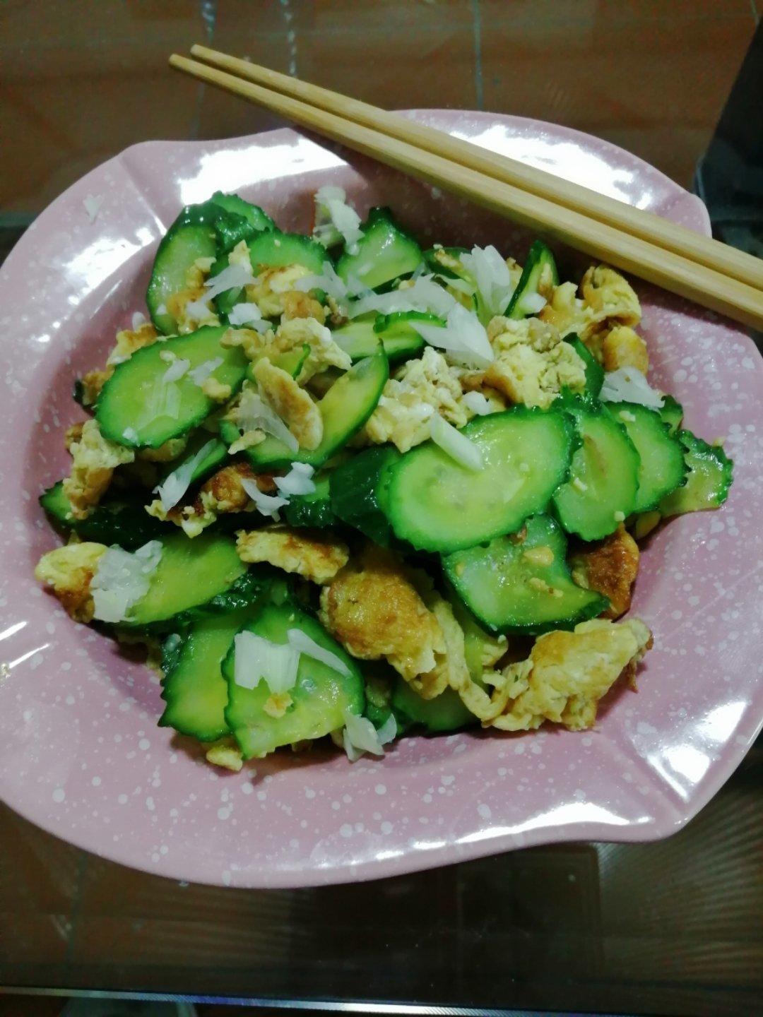 黄瓜炒鸡蛋