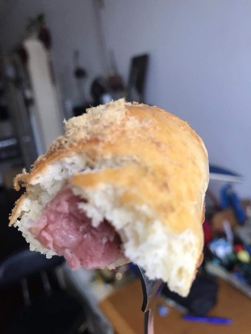 巨满足的肉松面包