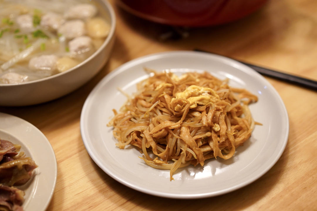 陈美味做的鸡蛋豆芽炒焖饼