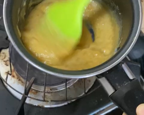 最最简单的做法，最简单的材料-奶黄流心月饼🥮的做法 步骤8