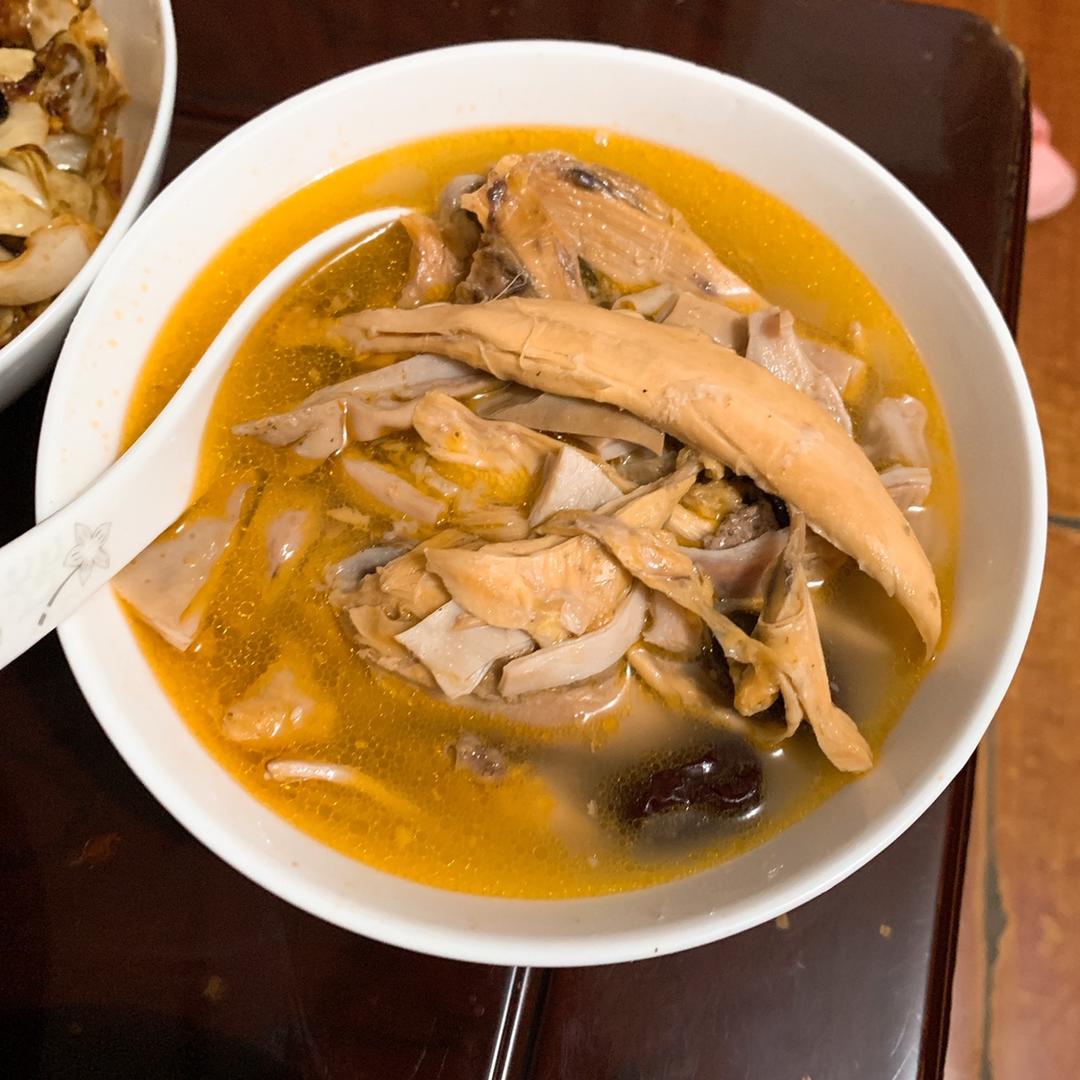 【曼食慢语】温暖心脾的一碗猪肚鸡，喝完能量满满！