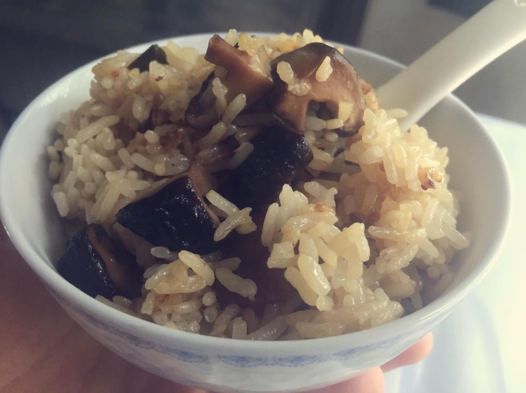 电饭锅版香菇腊肠饭