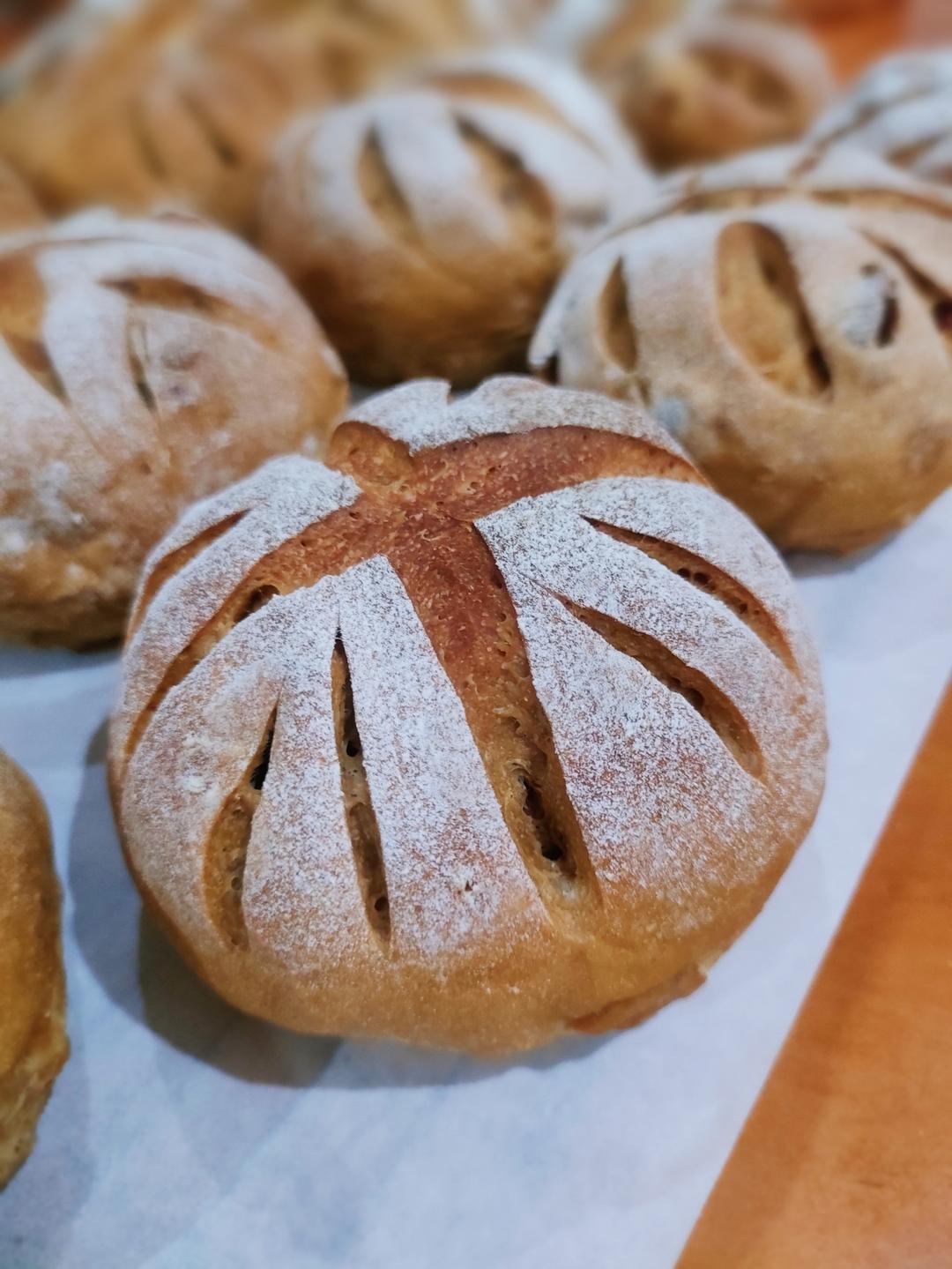 全麦黑糖红枣核桃软欧