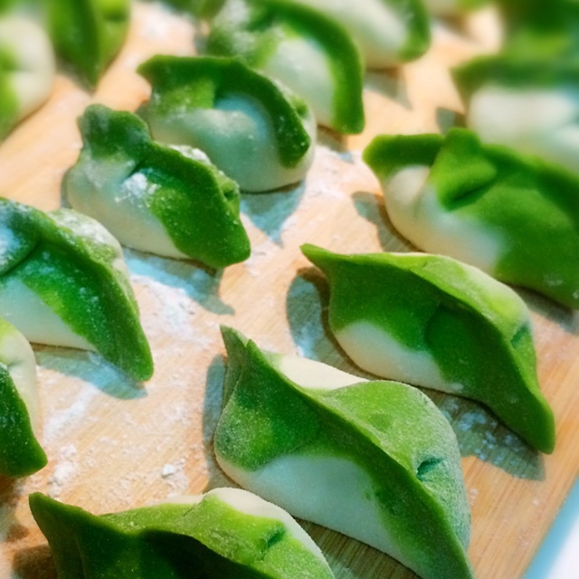 翡翠白玉白菜水饺详细版(附翡翠白玉白菜饺包法,翡翠白玉饺子皮两种制