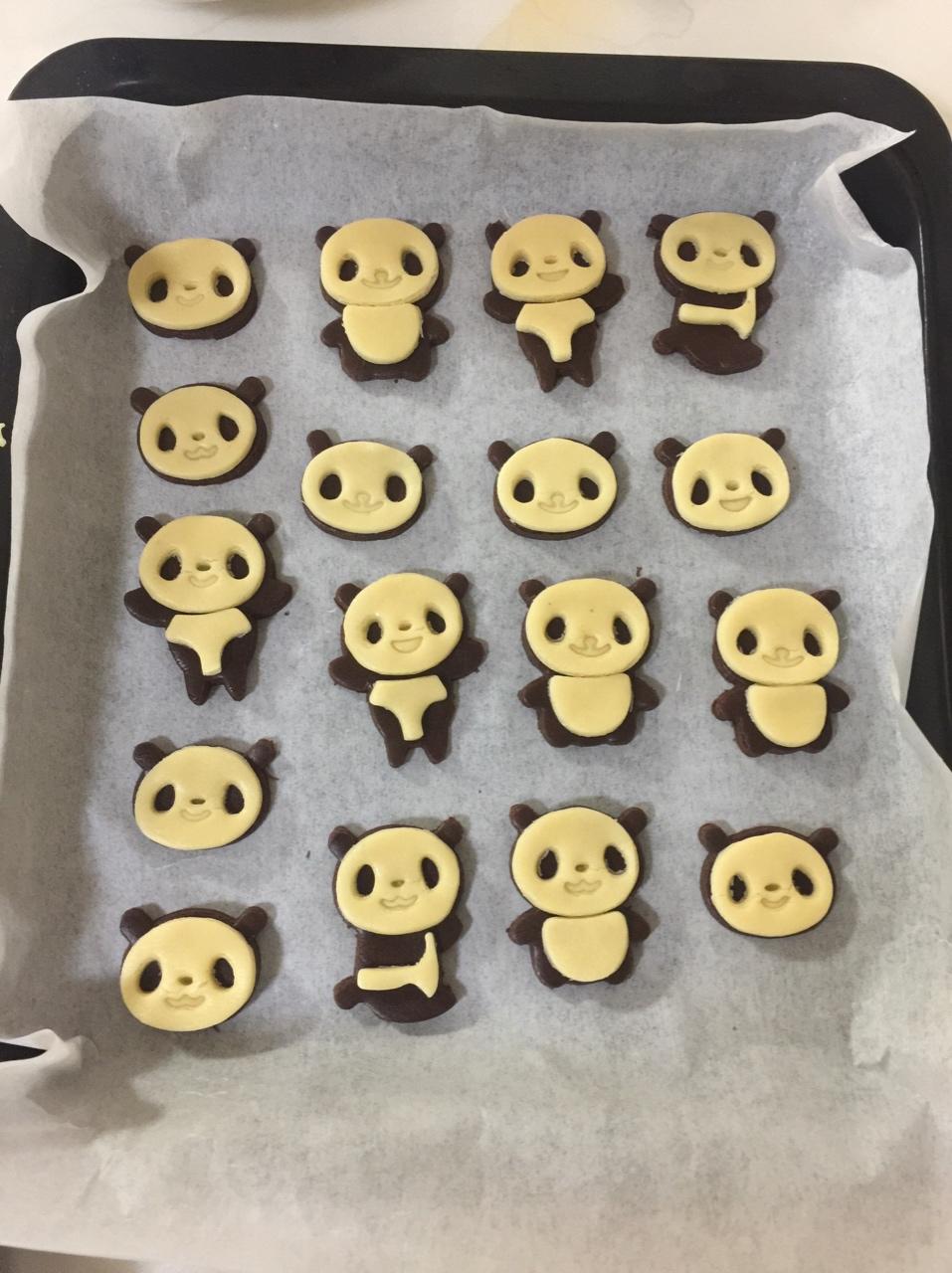 丽挽狂谰做的小熊猫饼干