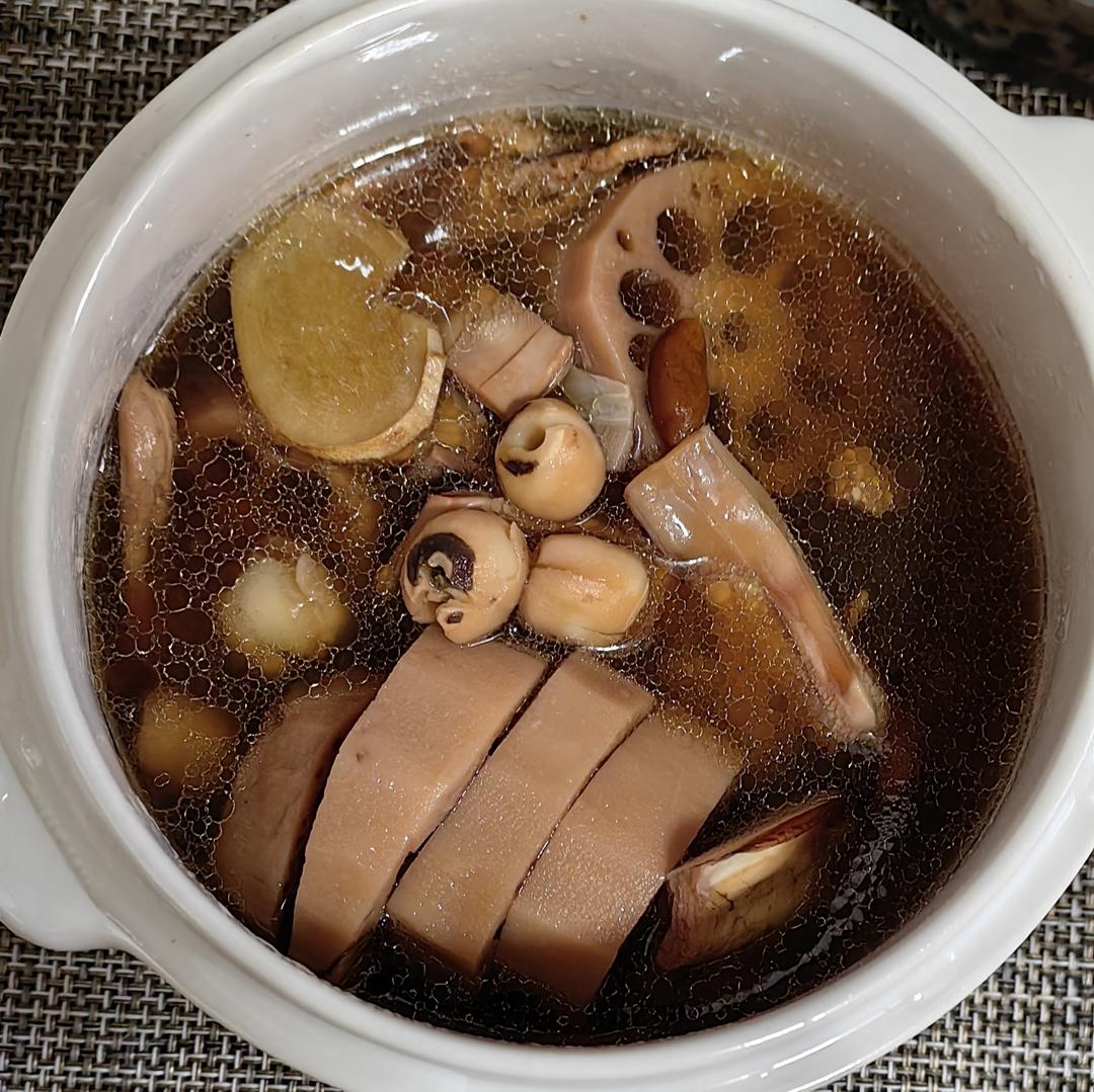 霜降（至大寒）——双莲墨鱼汤（滋养肝血）