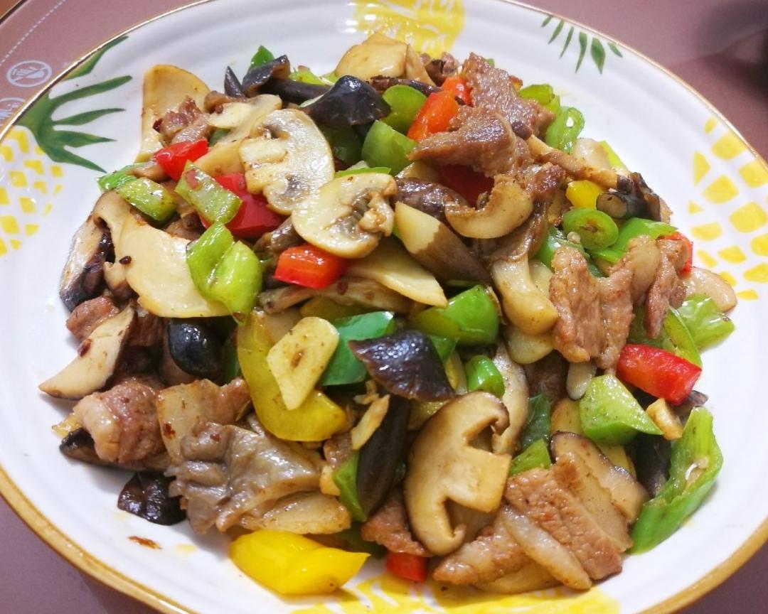五花肉炒杂菇的做法