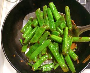 下饭菜❗️家常 煸炒四季豆的做法 步骤9