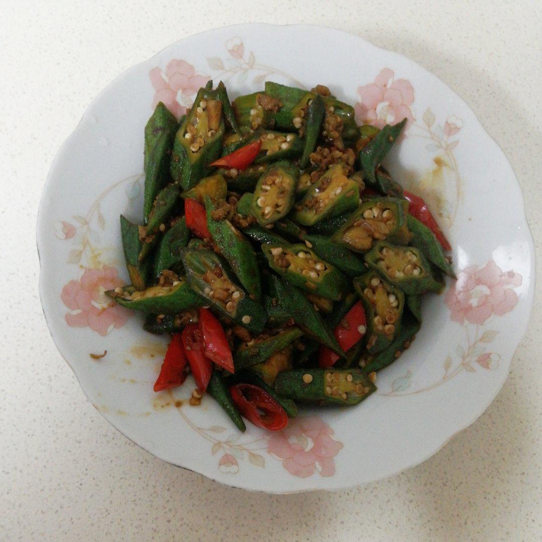 简单好吃的炒秋葵