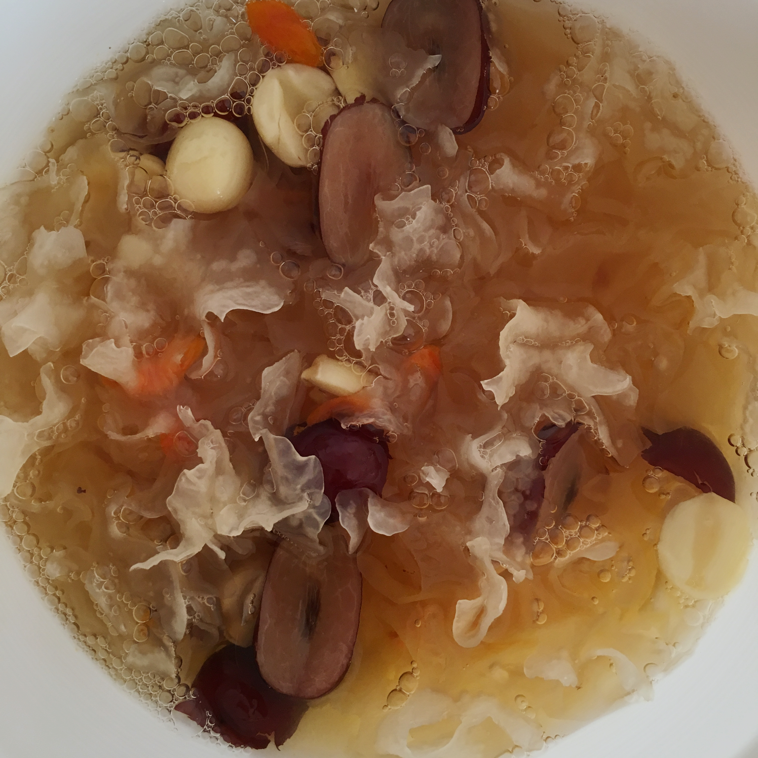 红枣银耳莲子羹