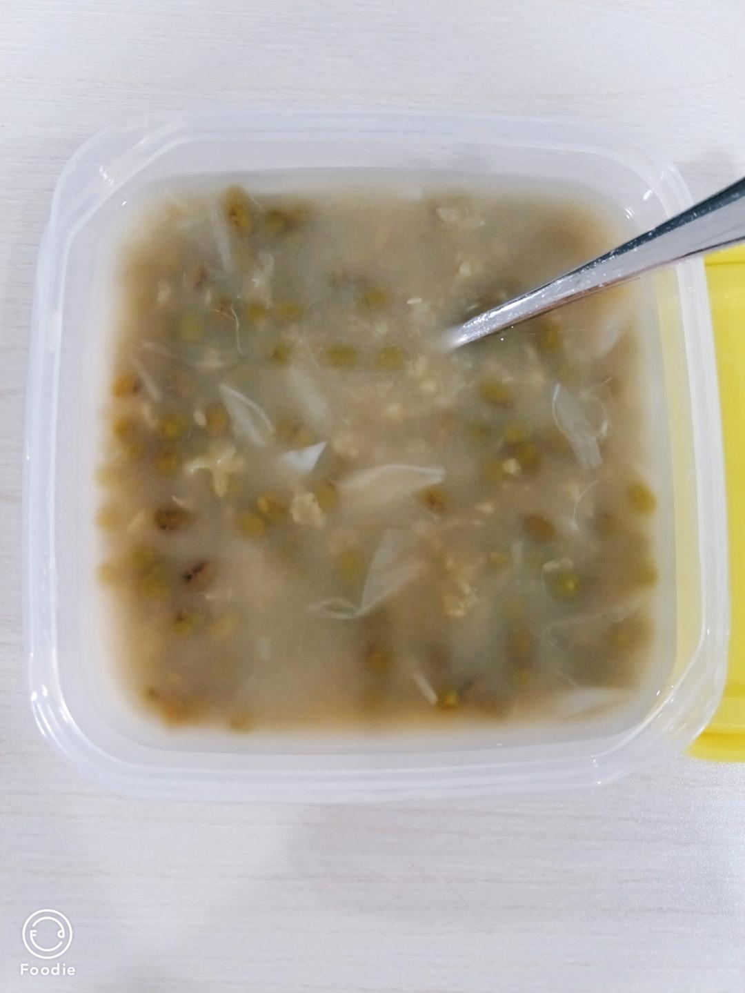 百合绿豆薏米汤