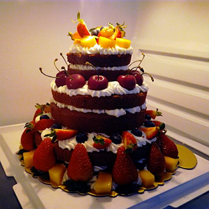 莓小厨做的生日多层裸蛋糕