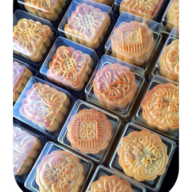 广式月饼——蛋黄莲蓉月饼