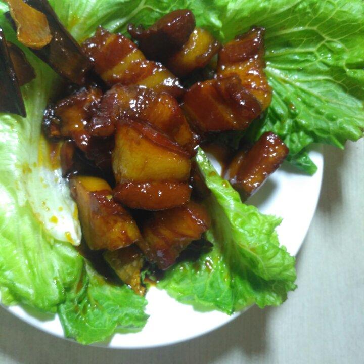 吃着碗里望着锅里的红烧肉