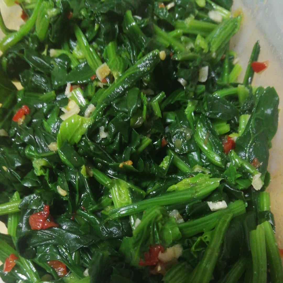 据说能瘦身、瘦脸的凉拌菠菜