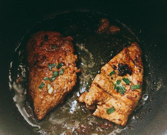 电饭锅煎鸡胸肉生菜卷