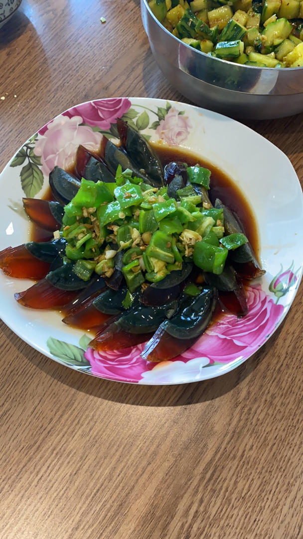 尖椒拌皮蛋