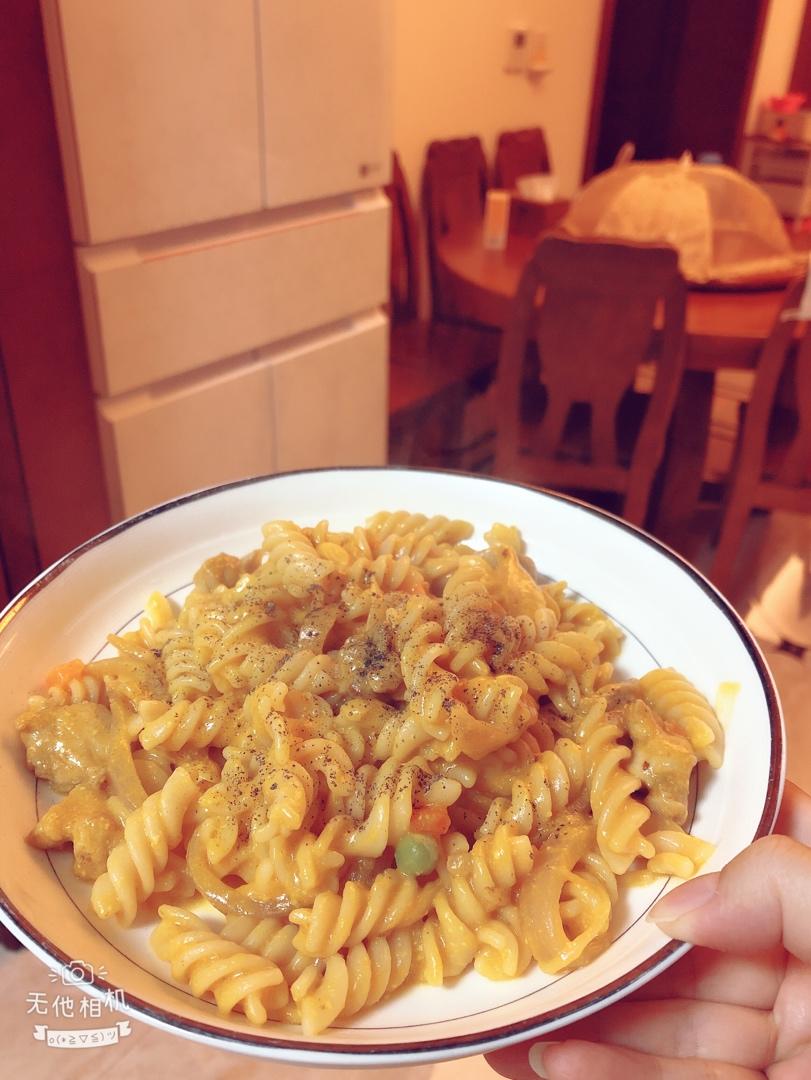 浓情南瓜汁鸡肉意大利面