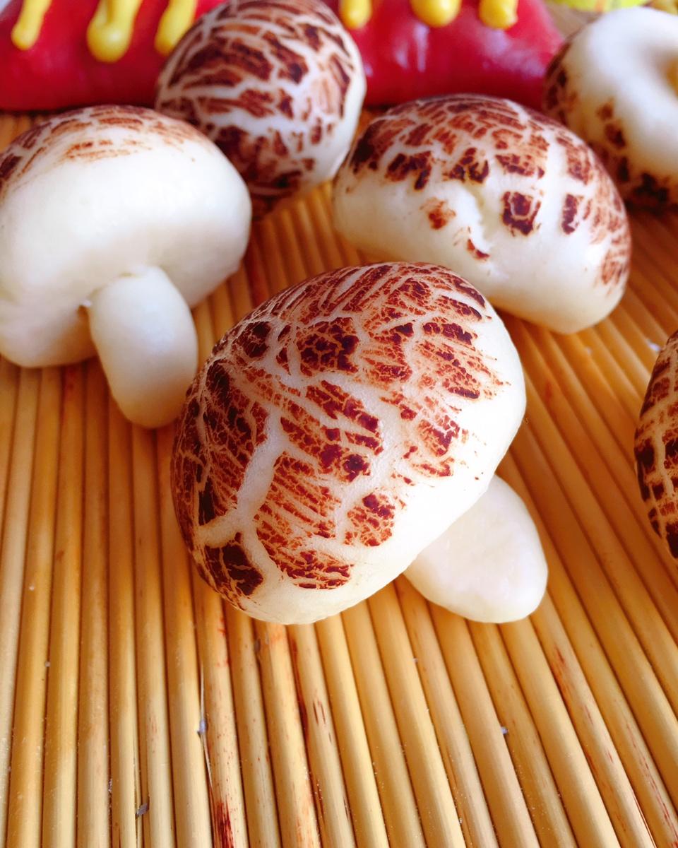 刘_小胖__做的造型馒头(蘑菇)