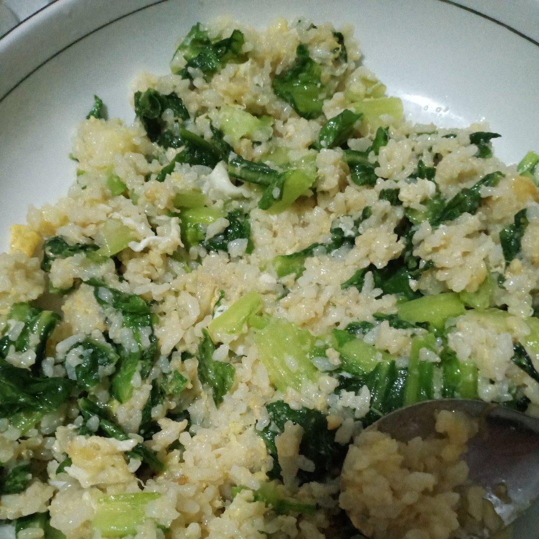 青菜（油麦菜）炒饭