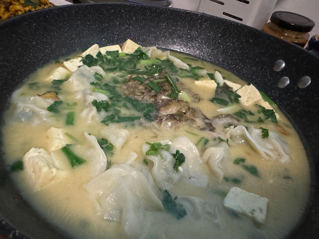 奶白鲫鱼豆腐汤|一条鱼最后的温柔
