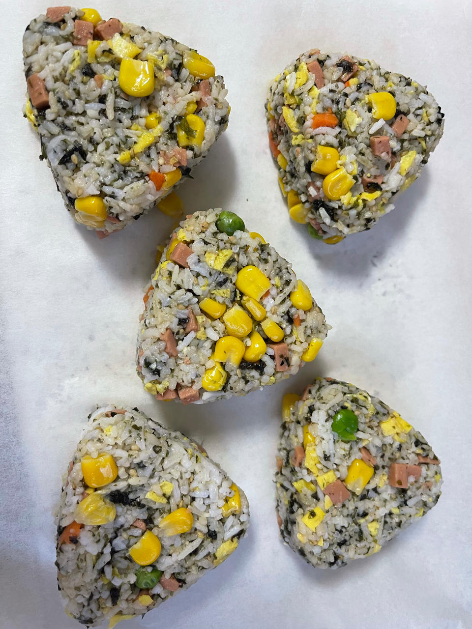 海苔金枪鱼三角饭团