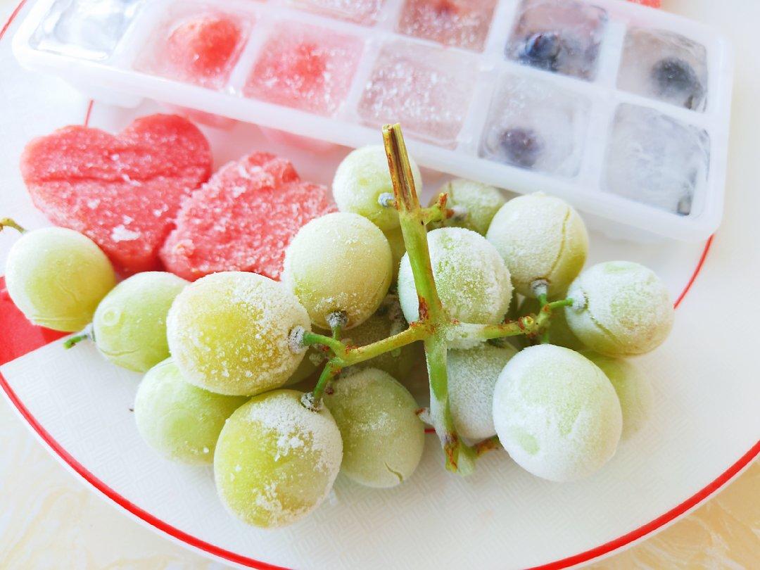 冰冻葡萄