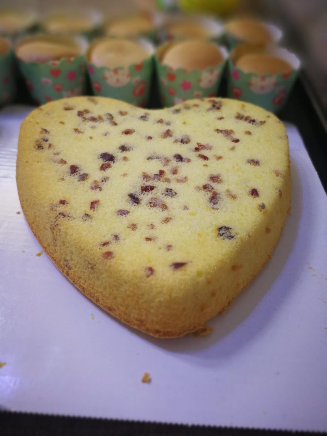 蔓越莓纸杯戚风小蛋糕