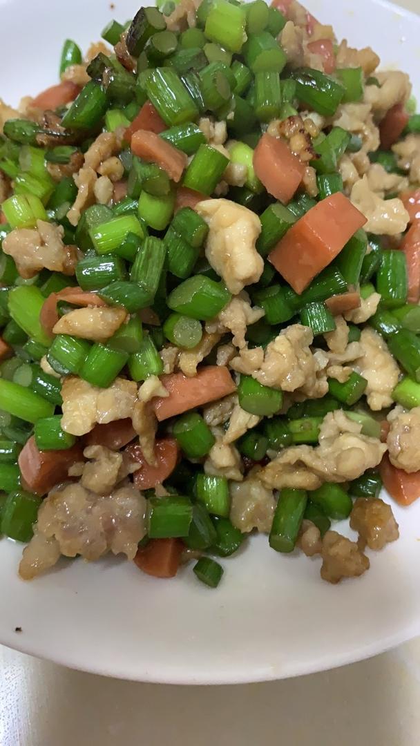 蒜苔炒肉-新手下厨 Fried Pork & Garlic