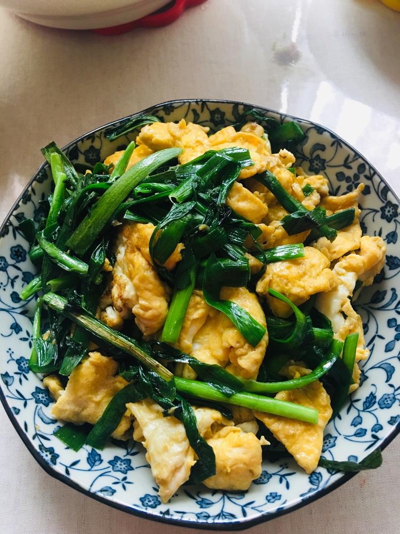 简易版韭菜炒鸡蛋（鸡蛋味道非常鲜嫩）